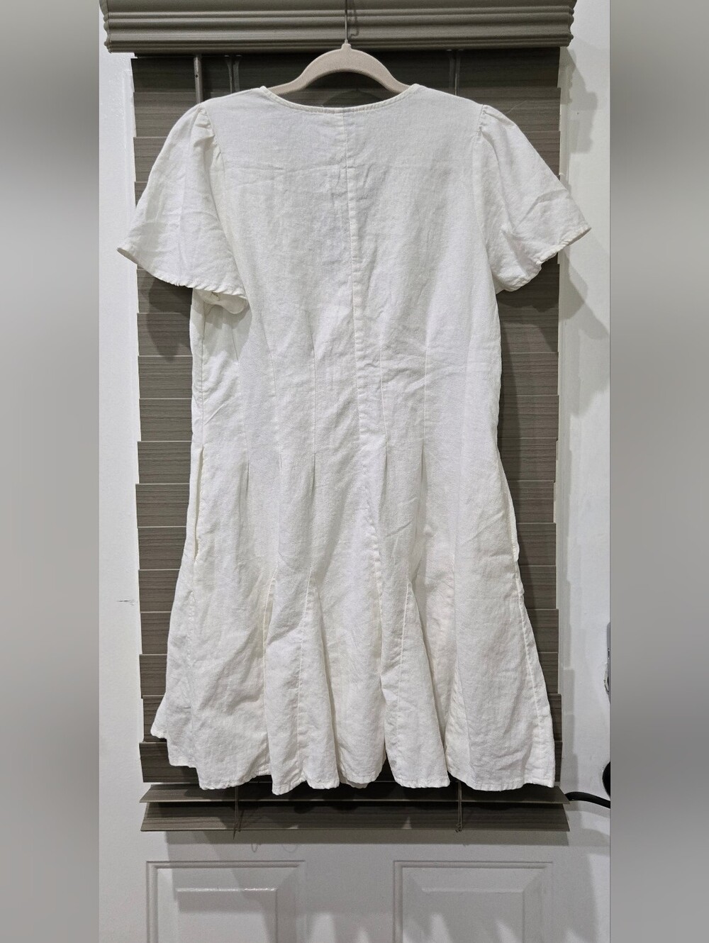 Universal Thread White Button-Front V-Neck Dress - Picture 2 of 6